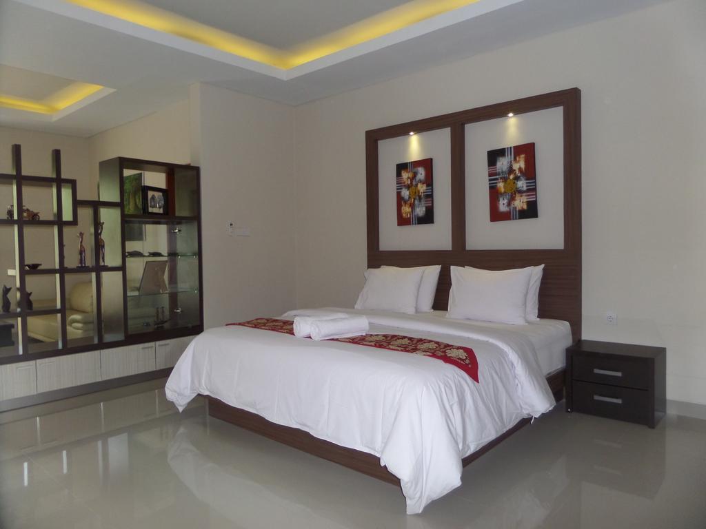 Royal Majesty Villas Kuta Lombok Eksteriør billede