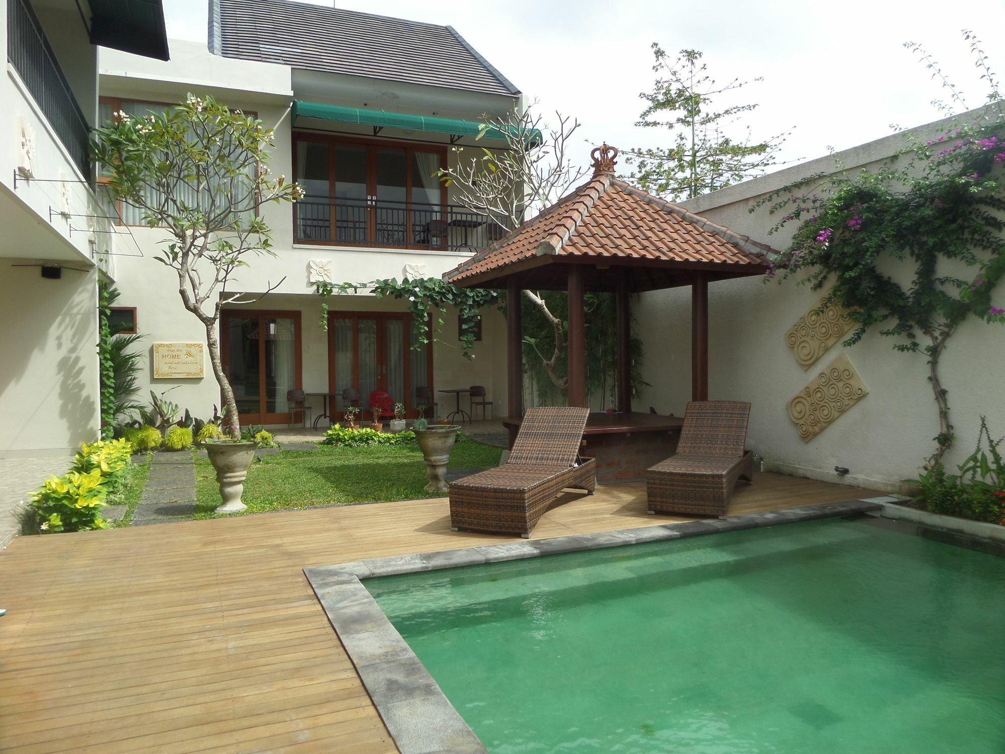 Royal Majesty Villas Kuta Lombok Eksteriør billede